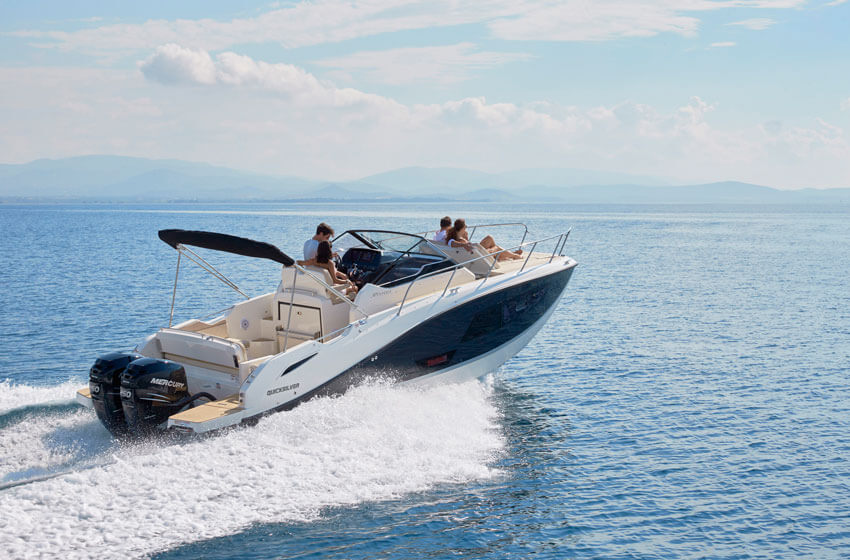 Quicksilver 875 Sundeck