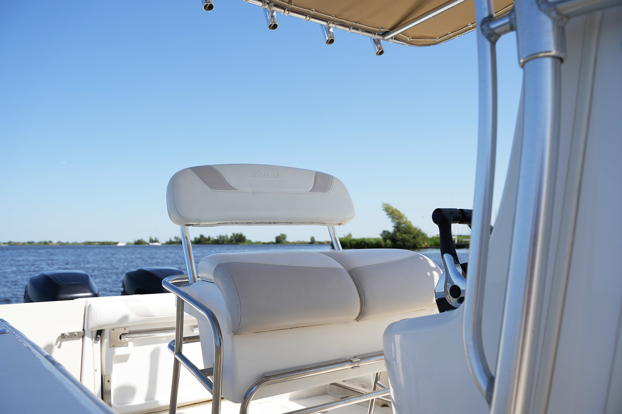 Boston Whaler 270 Outrage