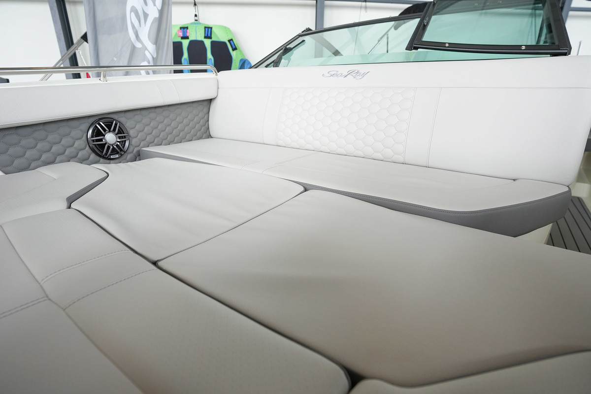 Sea Ray SDX 250