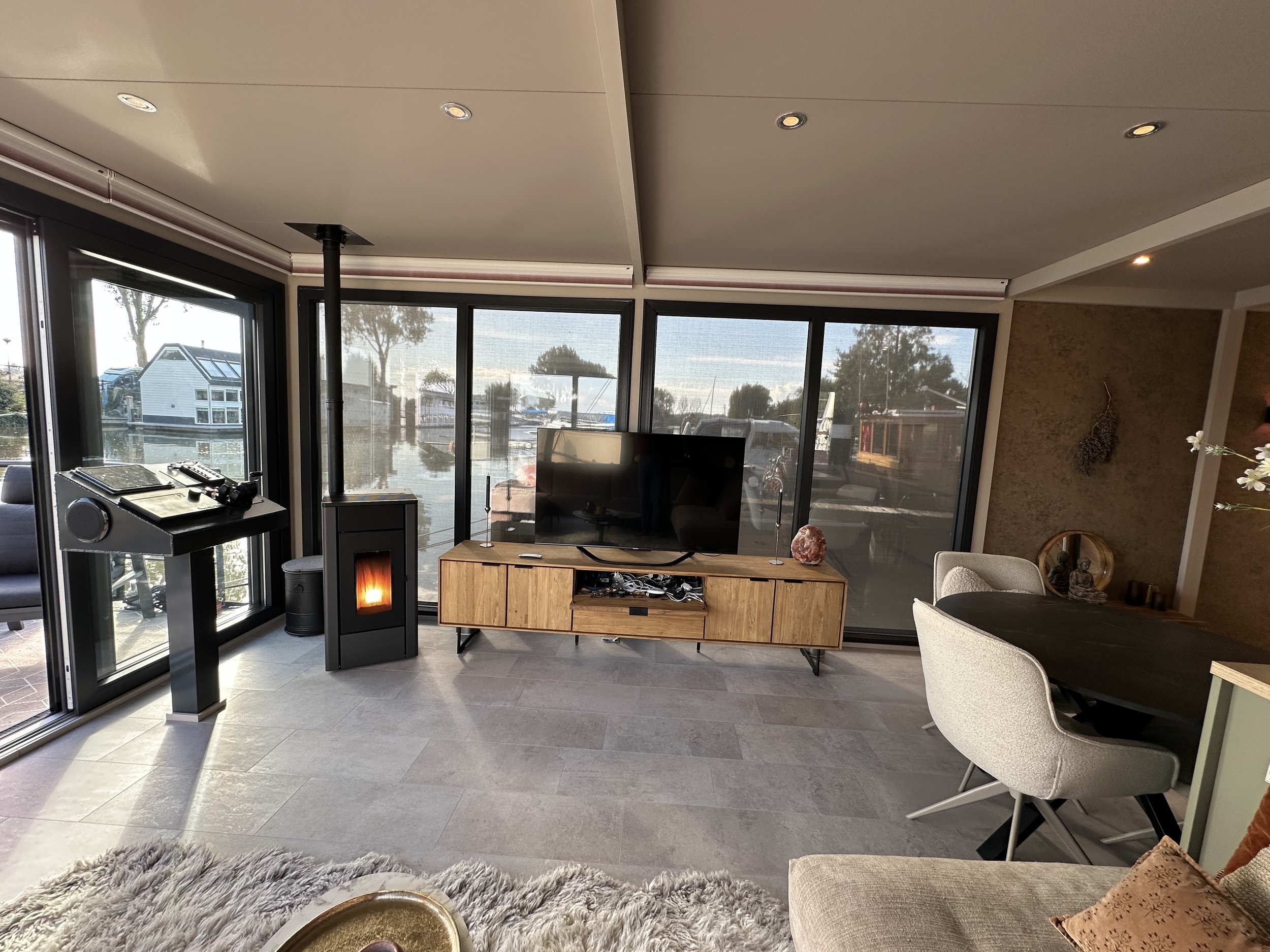 HT-Lofts Houseboat 15m Electric Propulsion