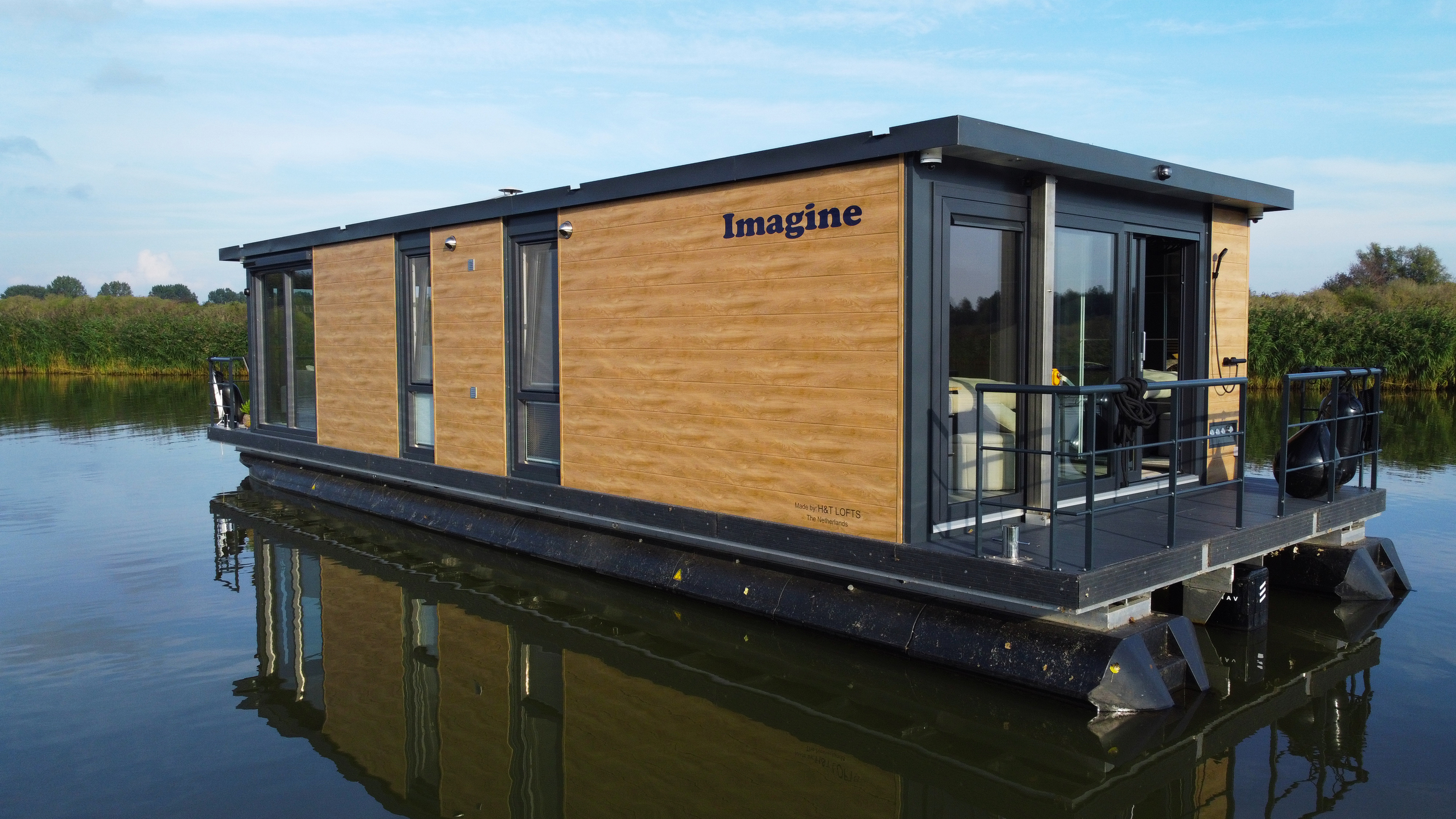 HT-Lofts Houseboat 15m Electric Propulsion