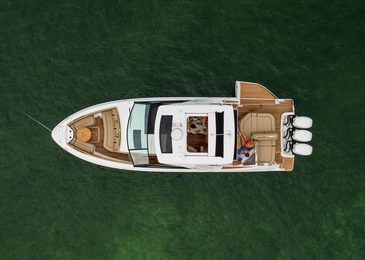 Sea Ray SLX 400 Outboard