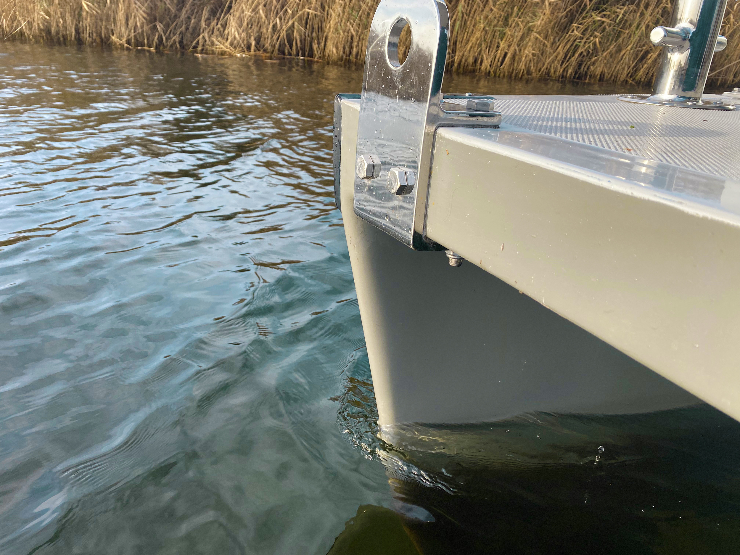 AquaHome Comfort Houseboat