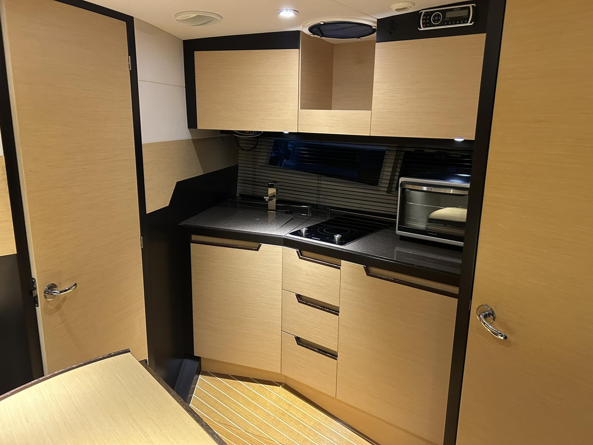 Galeon Yachts Galeon 325 HTS met Volvo Penta 370 pk