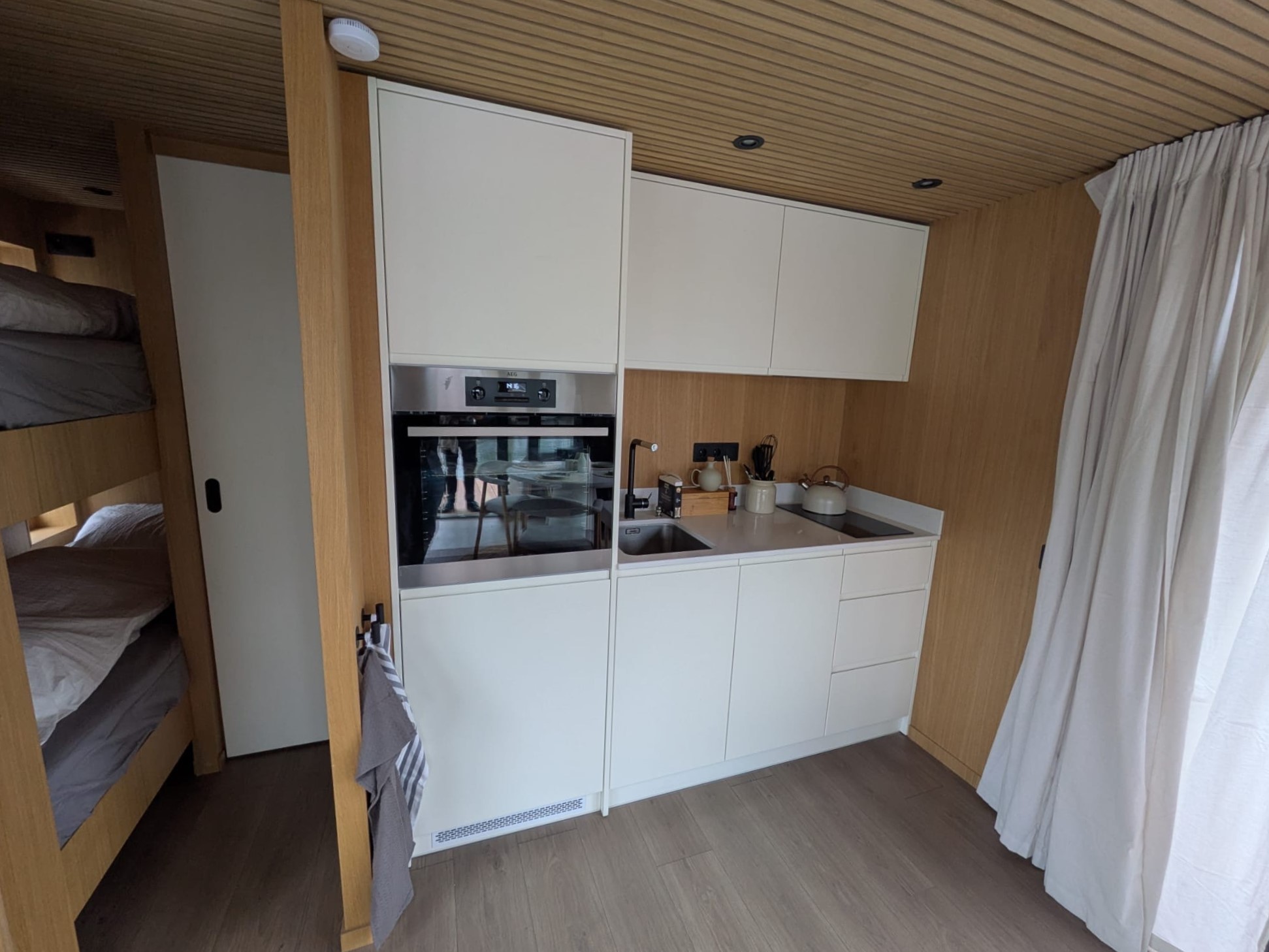 Surla 12 Houseboat Terherne (koop)ligplaats Beschikbaar