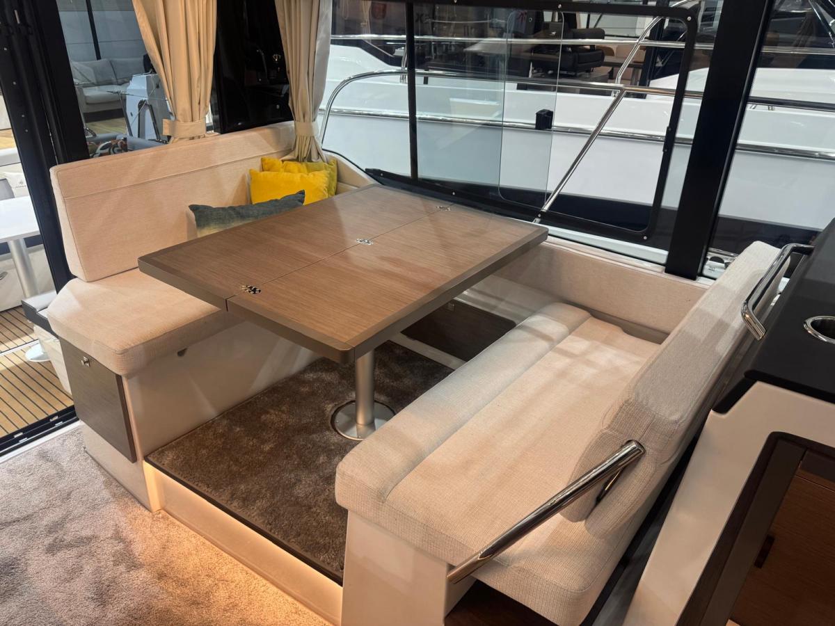 Jeanneau 1095 coupé serie 2