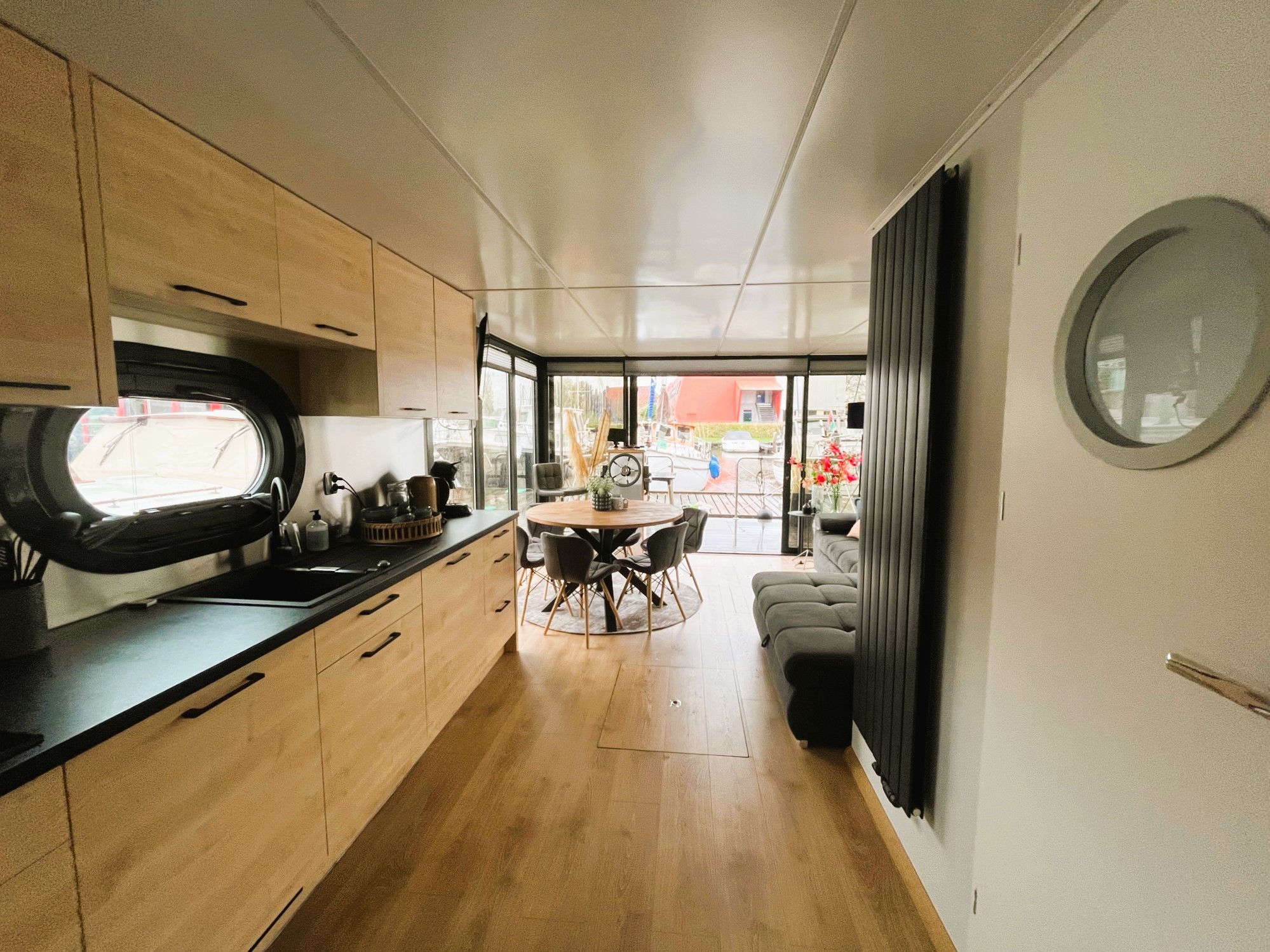 Campi 400 Houseboat (special 1 Sleepingroom))