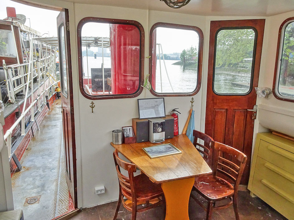 Dockyard 13, Motor tender