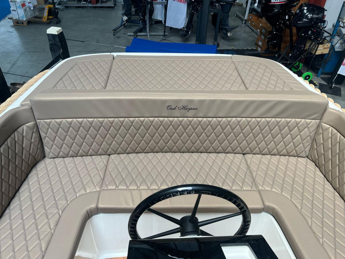 Oud Huijzer 740 Tender