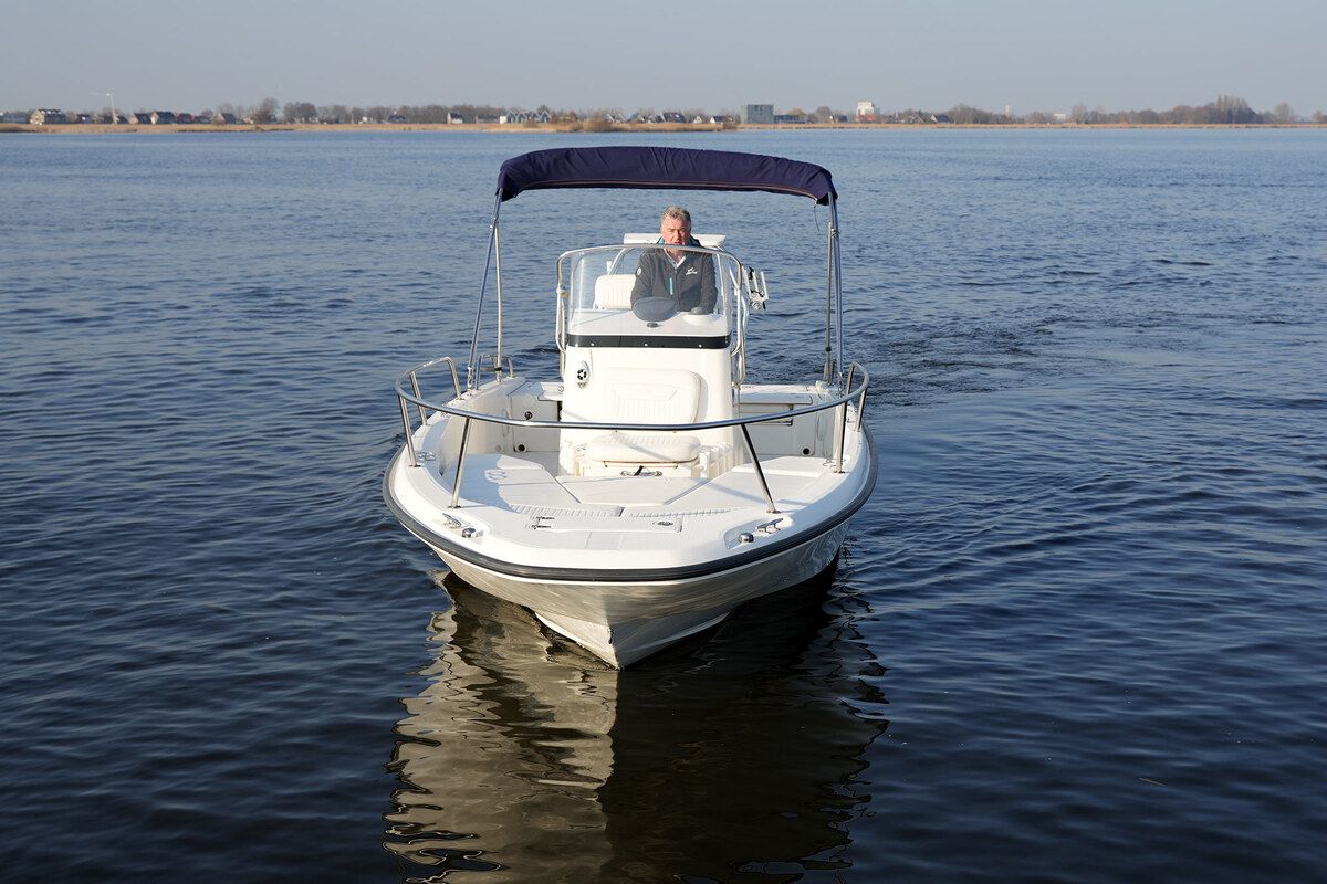 Boston Whaler 230 Dauntless
