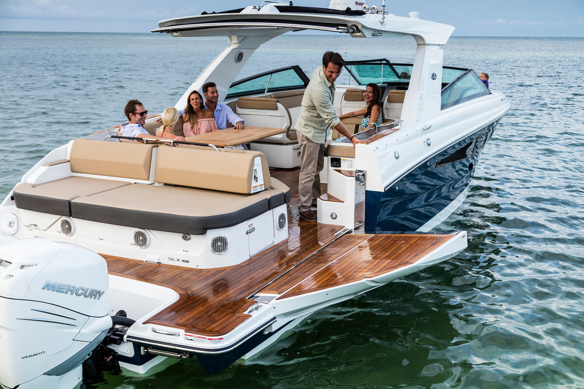 Sea Ray SLX 400 Outboard