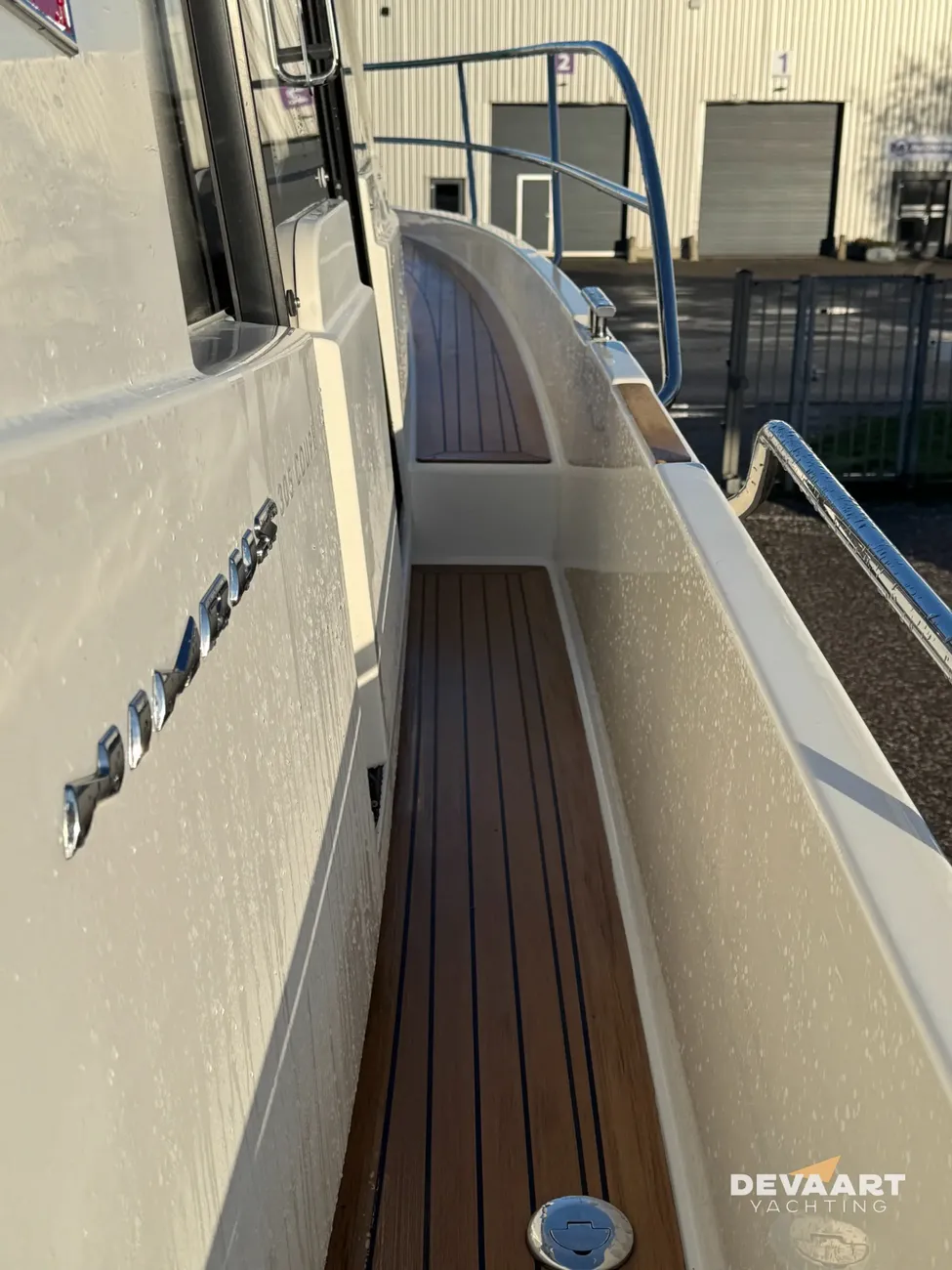 Nimbus 305 Coupe
