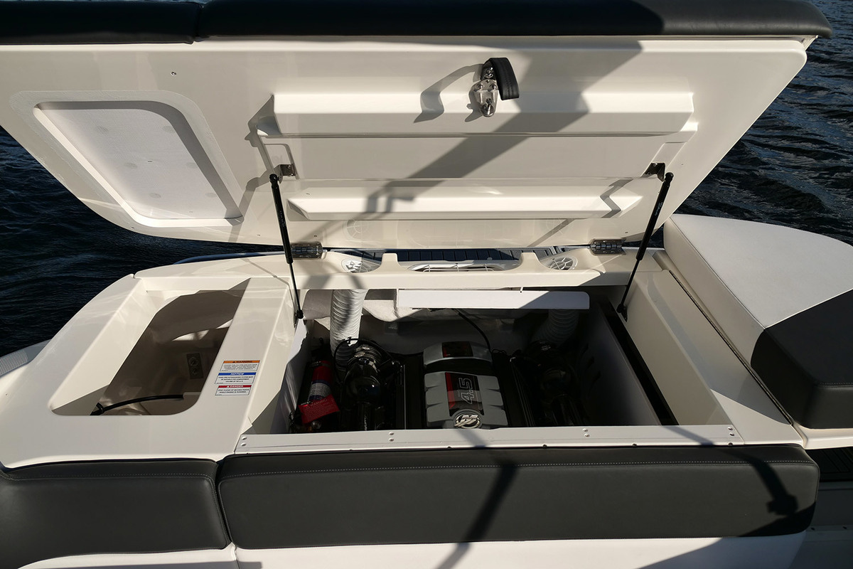 Sea Ray SPX 230