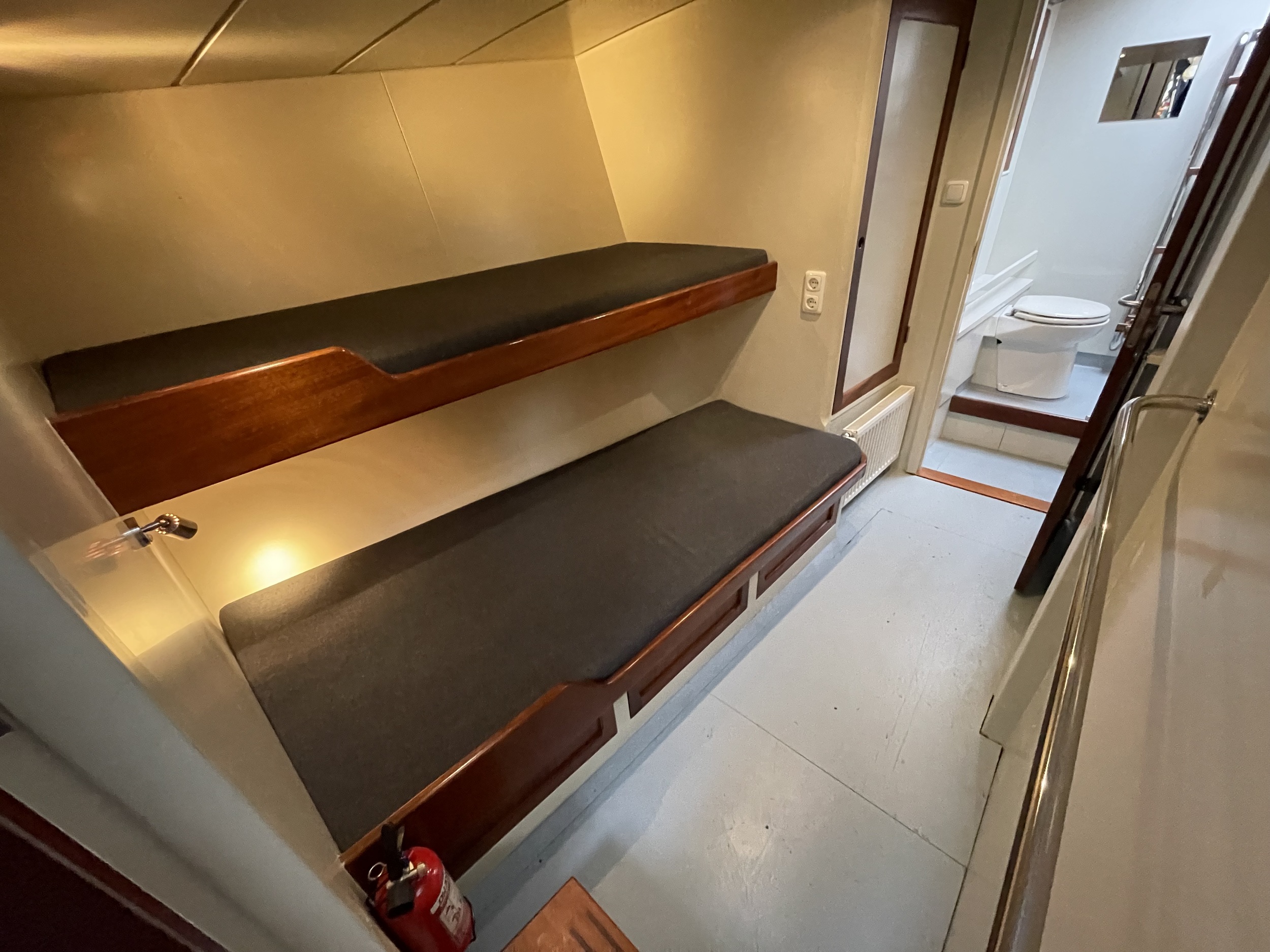 Dykstra Schooner 77, Midzwaard