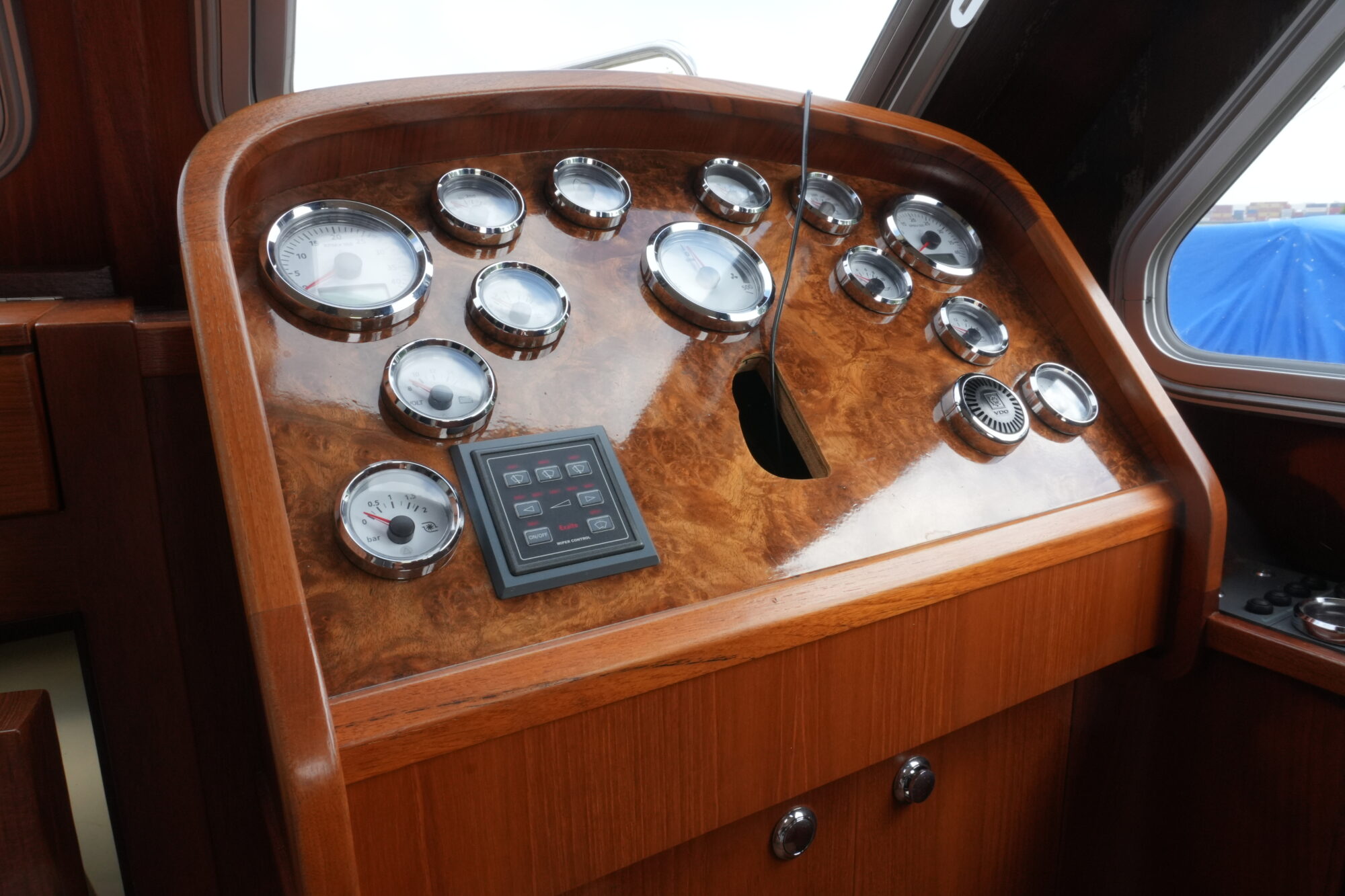 Casco 11.00 OK Flybridge