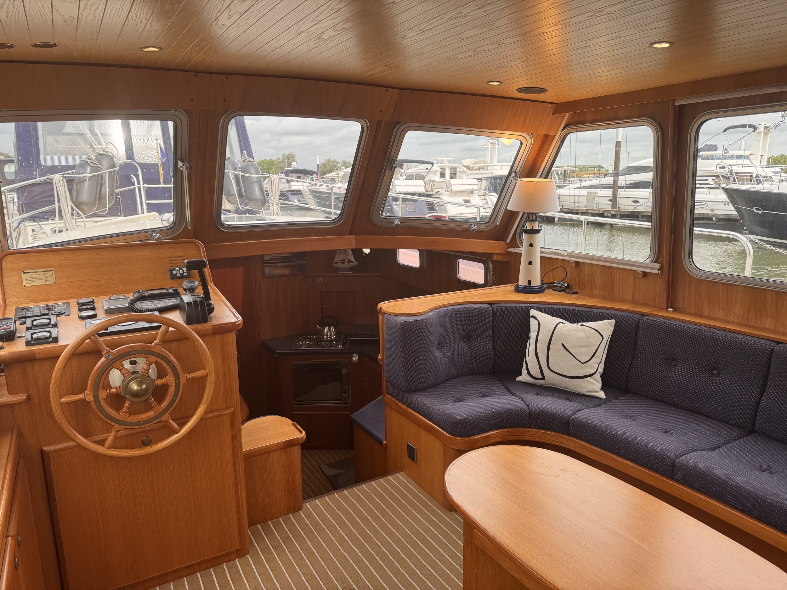 Aquanaut Drifter Trawler 1250 AK