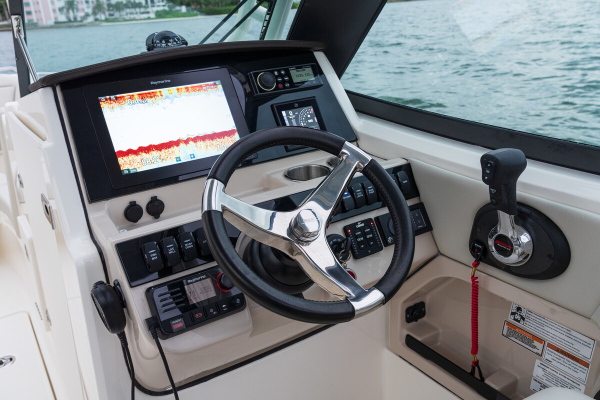 Boston Whaler 240 Vantage