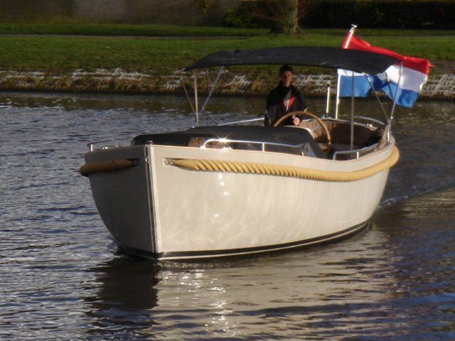 Seafury 900 Soft-top