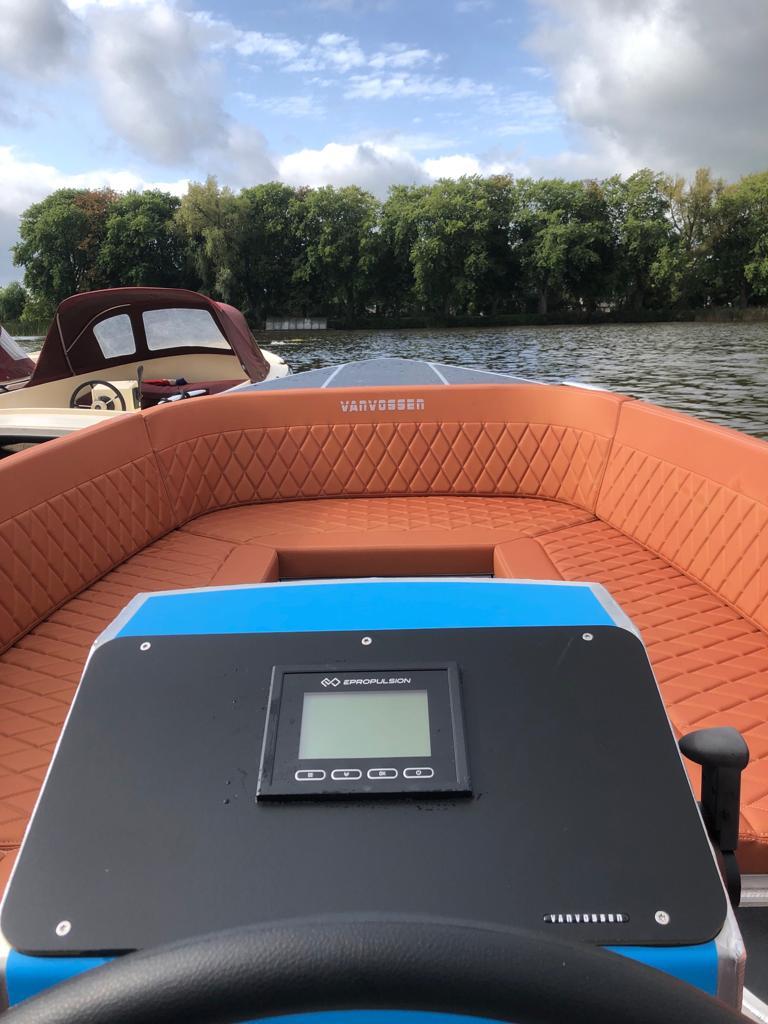 Van Vossen 595 e tender DEMO 