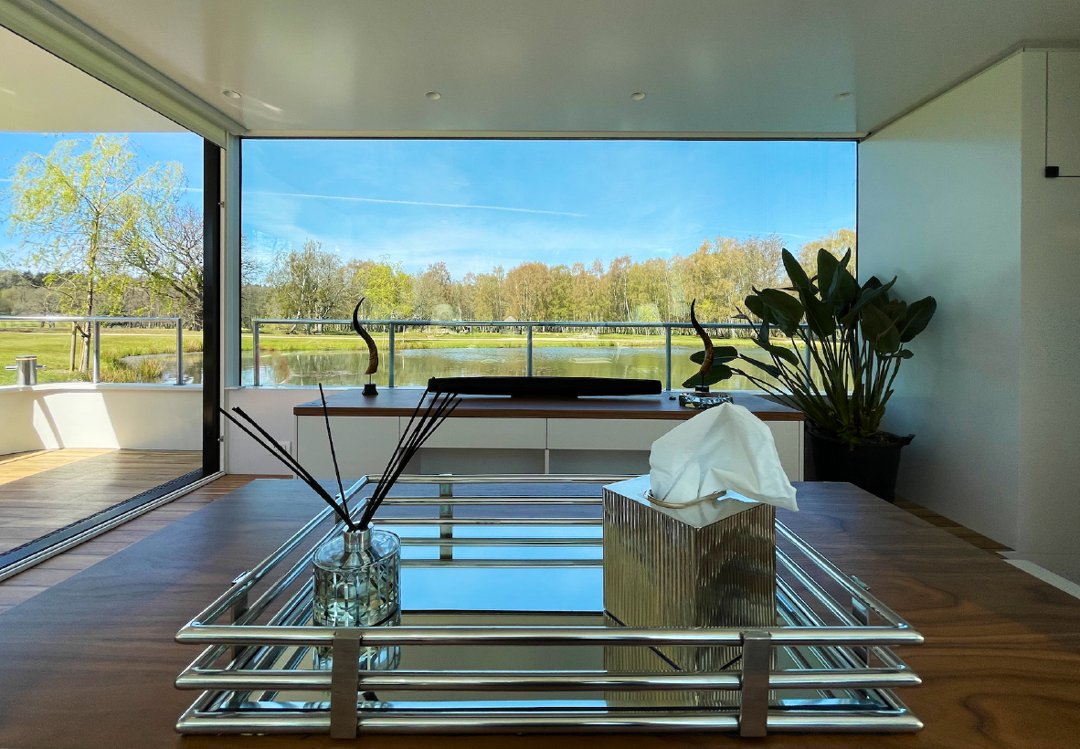 MX4 Houseboat MOAT