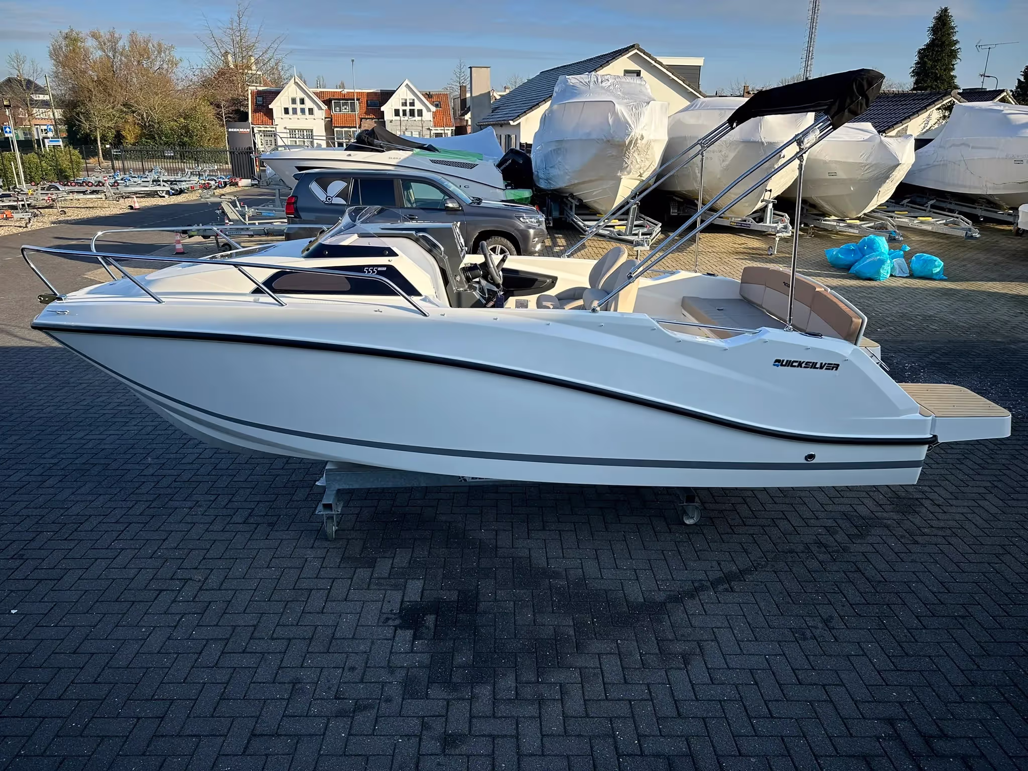 Quicksilver 555 Cabin
