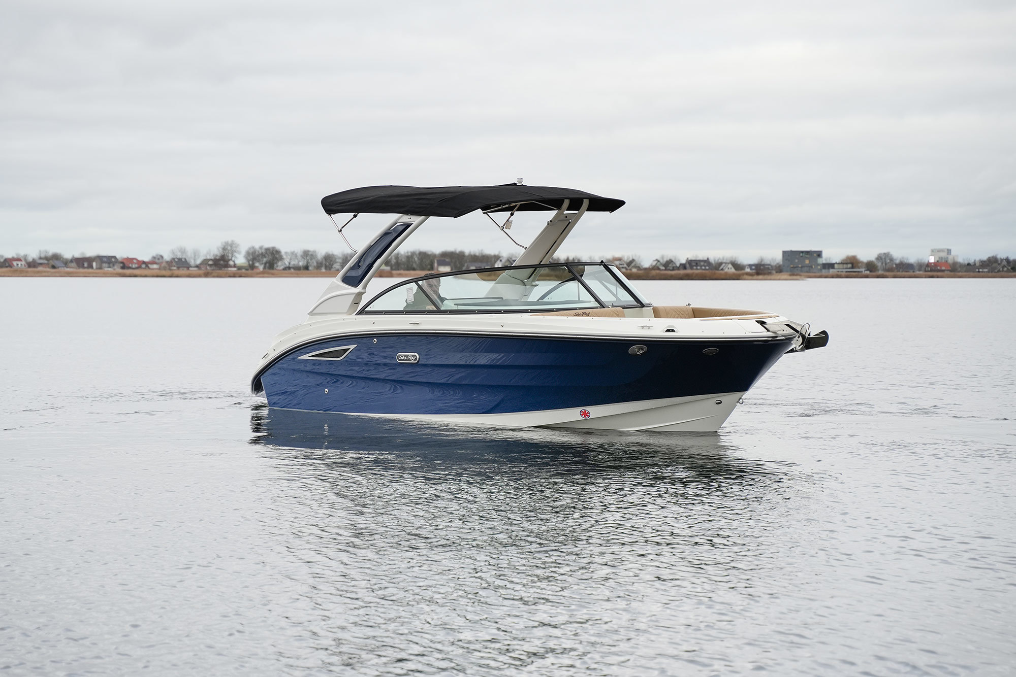 Sea Ray SDX 230