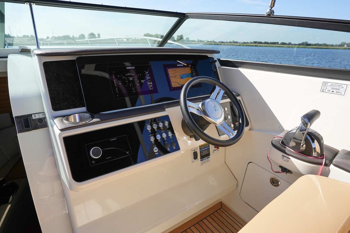 Sea Ray Sundancer 290
