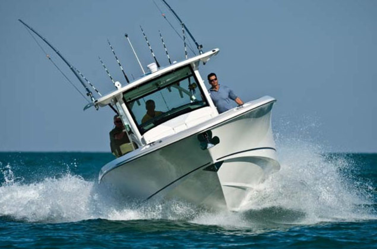 Boston Whaler 380 Outrage