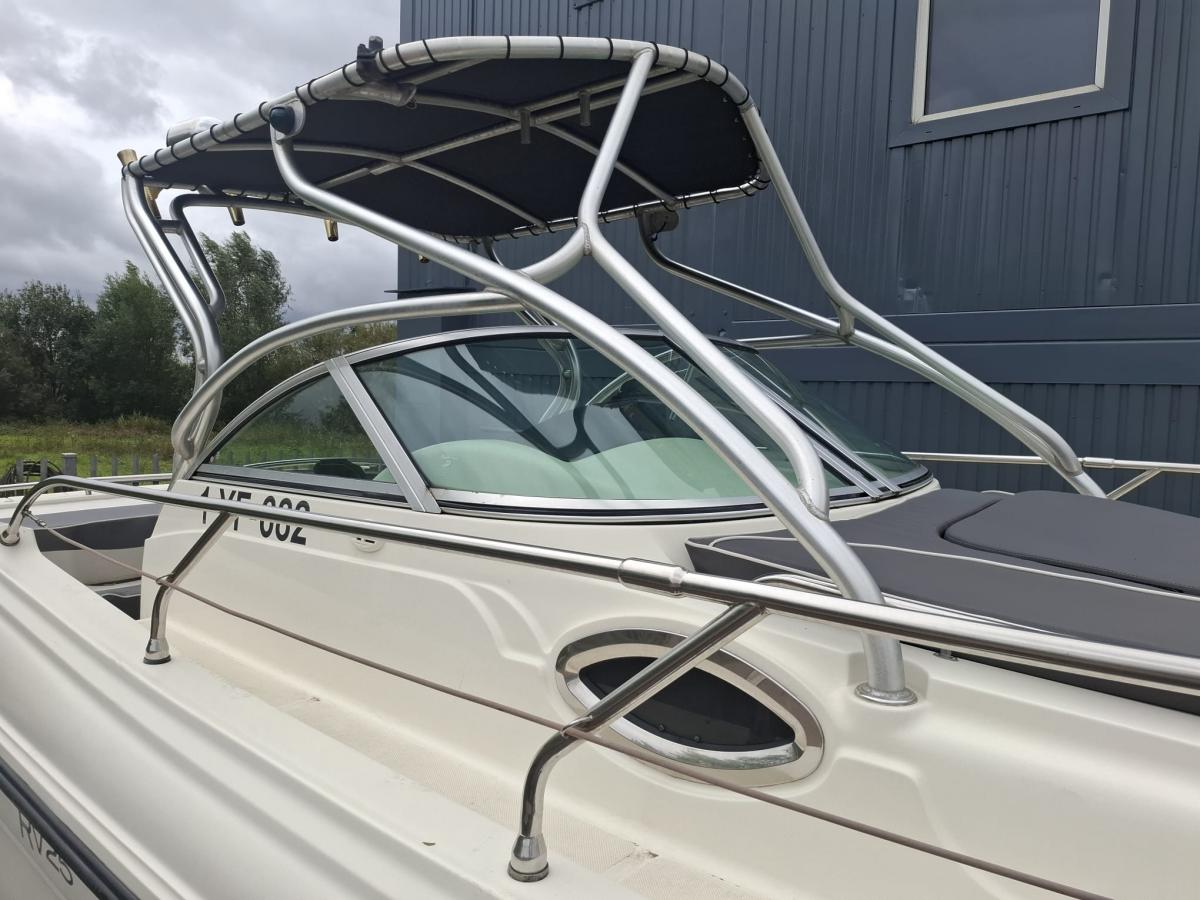 RANCRAFT RM-Yacht Ranieri RV-25 Console boat