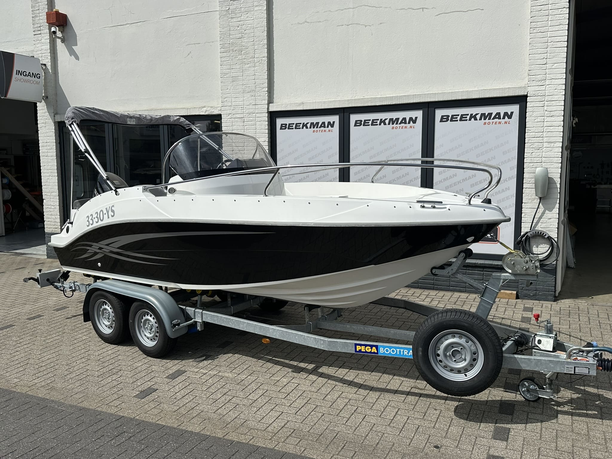 Trident 550 Open