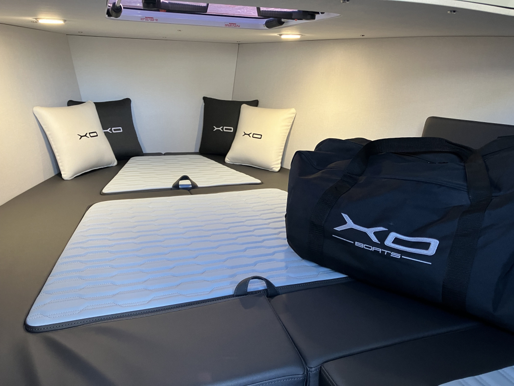 XO Boats DFNDR A8 DEMO 2025