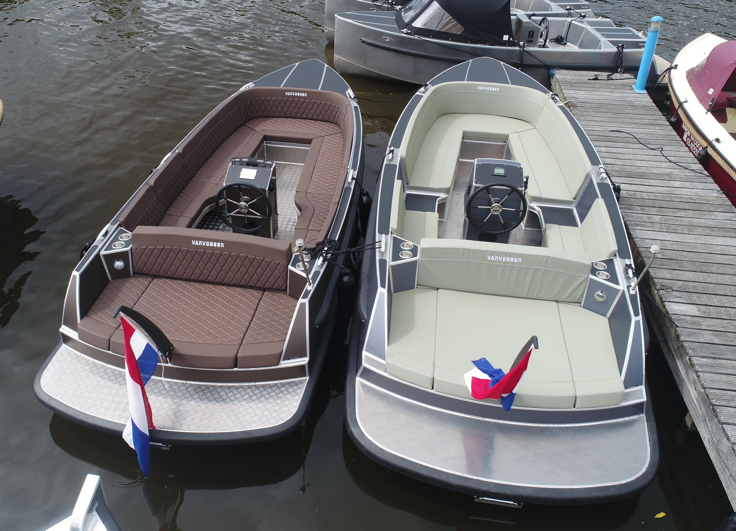 Van Vossen 650 E-plugin tender elektrisch
