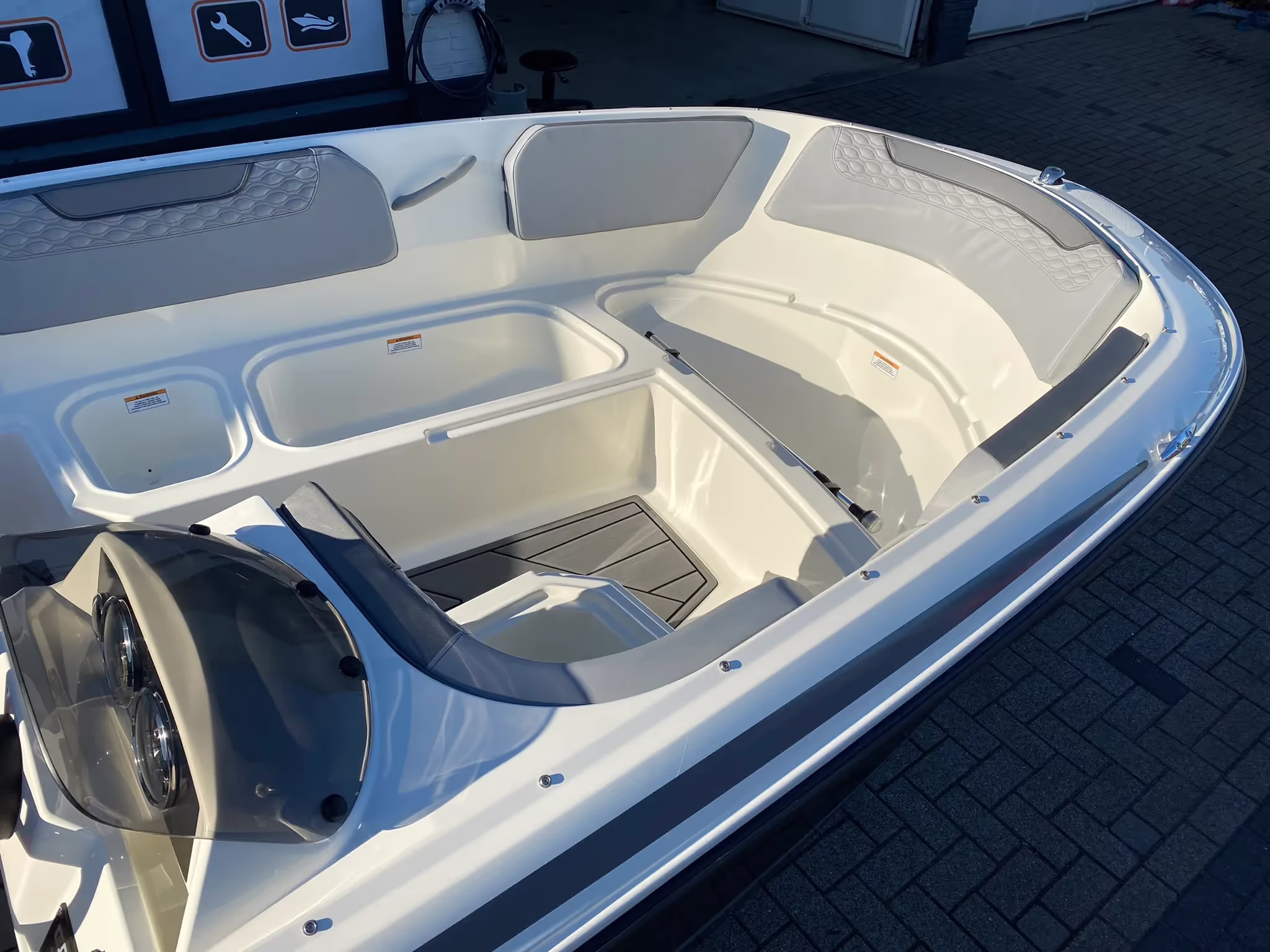 Bayliner Element M15