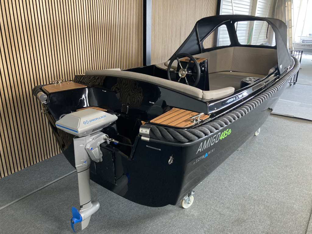 Amigo 485 S Black Edition + Navy 3.0 fluistersloep