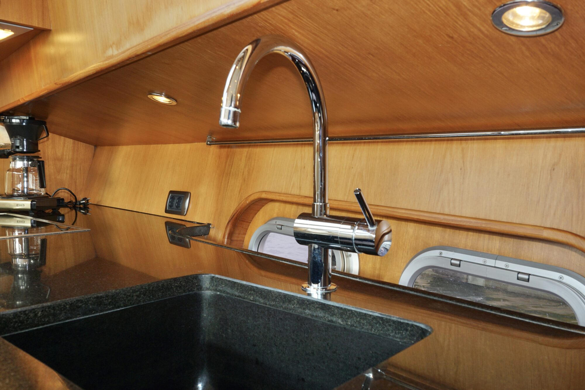 Van den Hoven Exclusive 18.00 VS