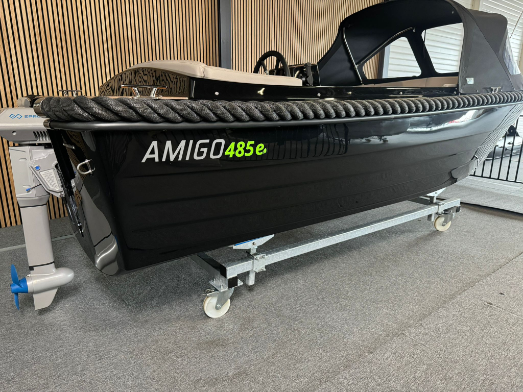 Amigo 485 S Black Edition + Navy 3.0 fluistersloep