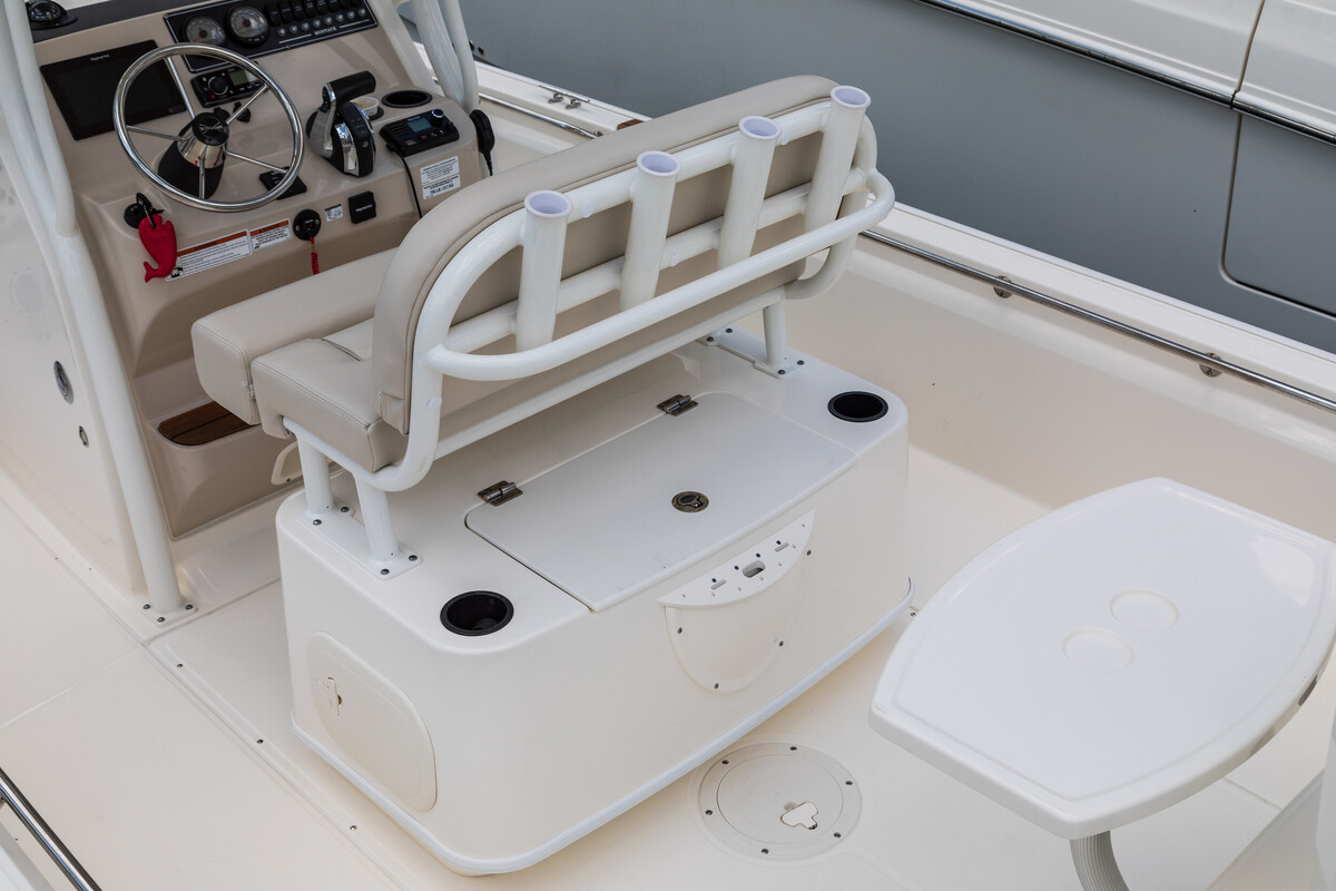 Boston Whaler 210 Montauk