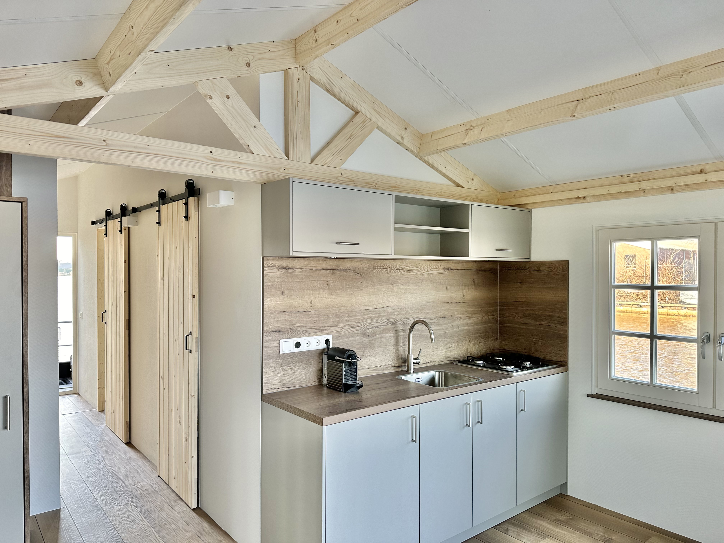 HOMESHIP VaarChalet In Amsterdam 1250D Luxe Houseboat