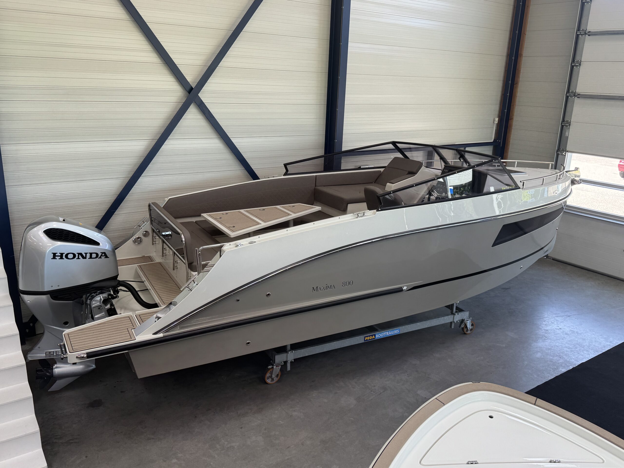 Maxima 800 Cabin (op voorraad)