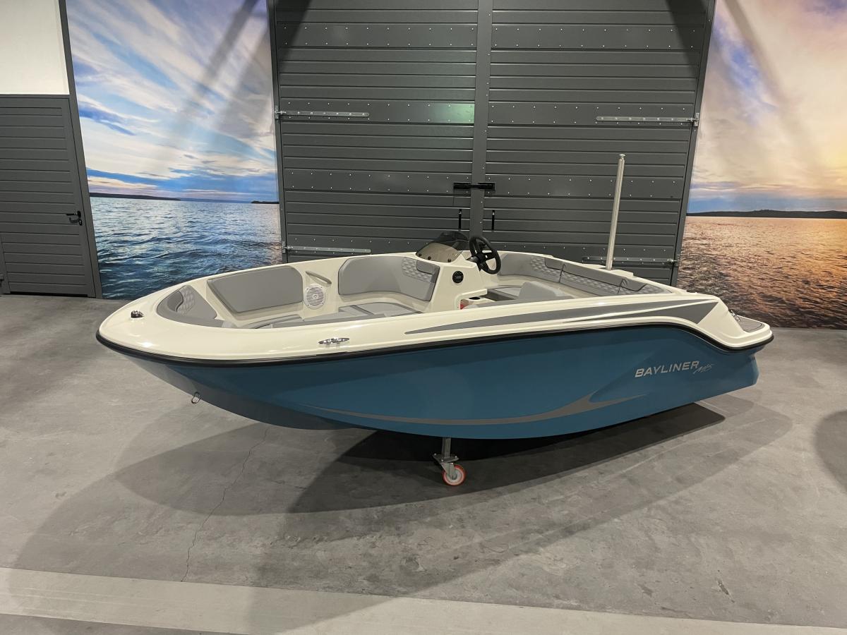 Bayliner M15