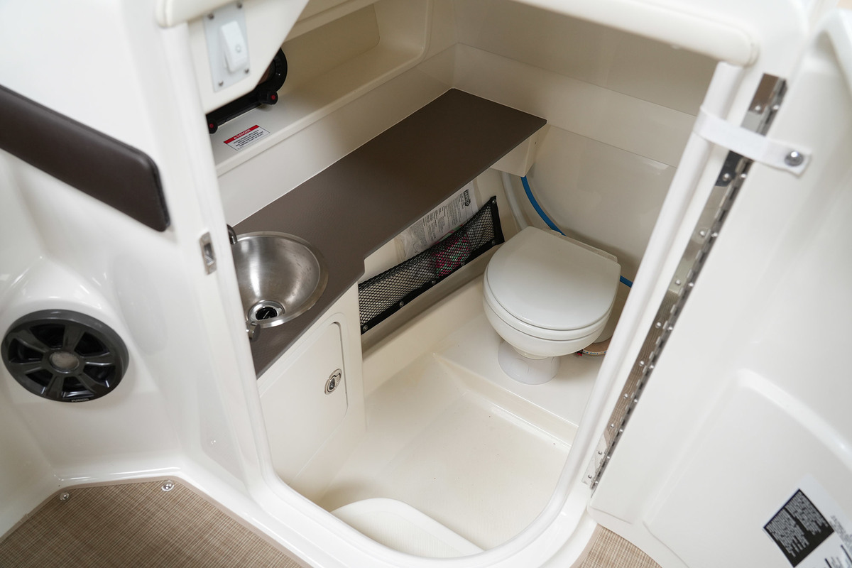 Sea Ray SDX 270