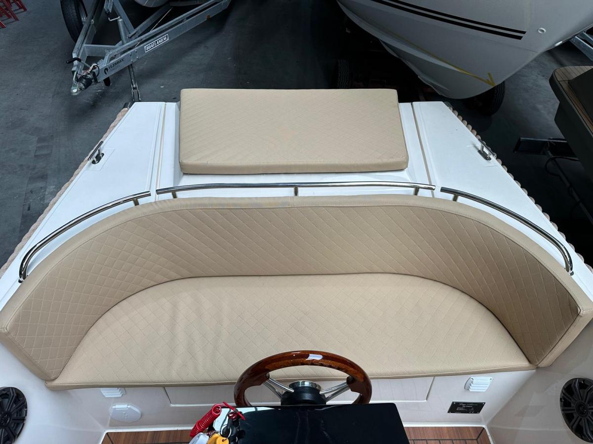 Lago Amore 595 Tender