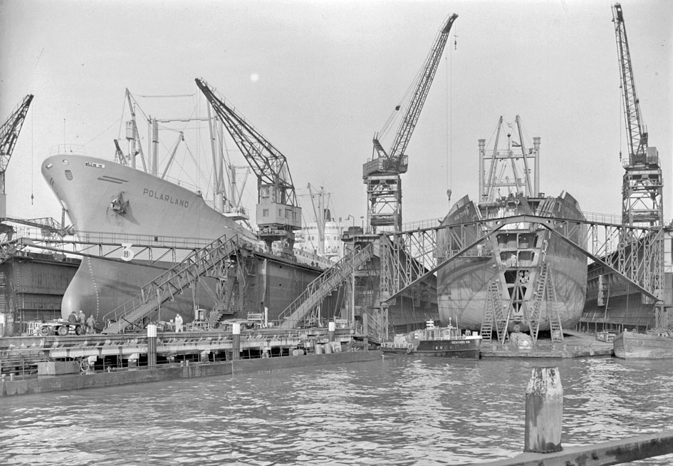 Dockyard 13, Motor tender