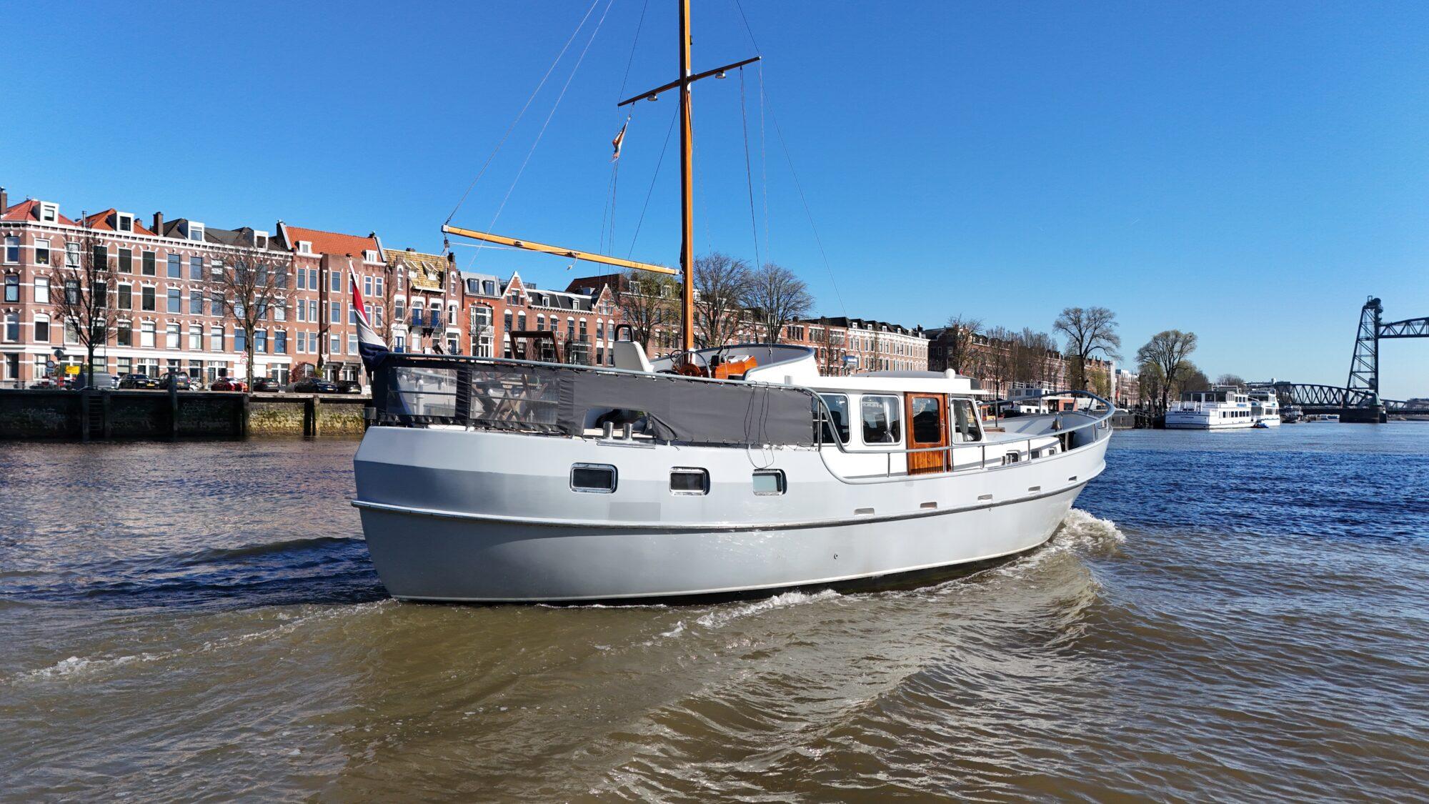 Pieter Beeldsnijder Pieter Beeldsnijder Rondspantkotter 12.85 AK