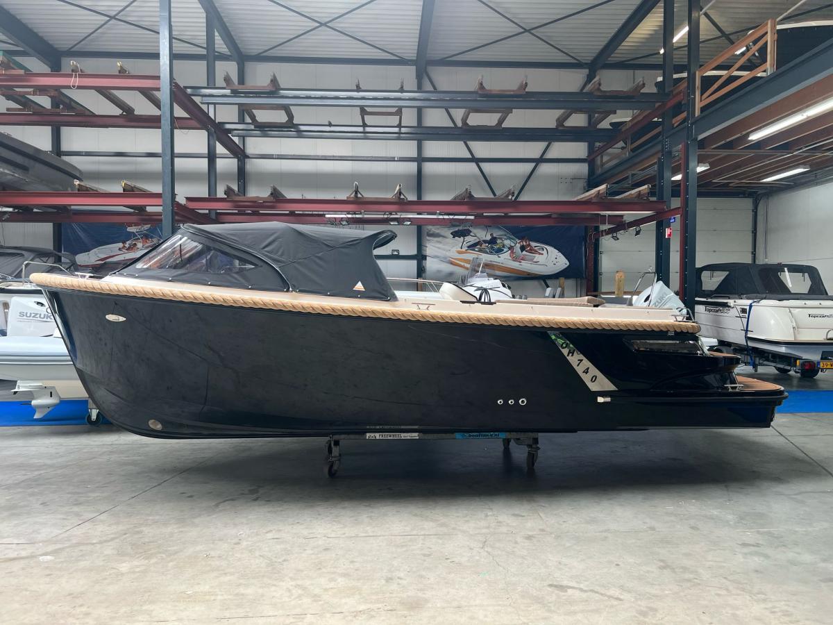 Oud Huijzer 740 Tender