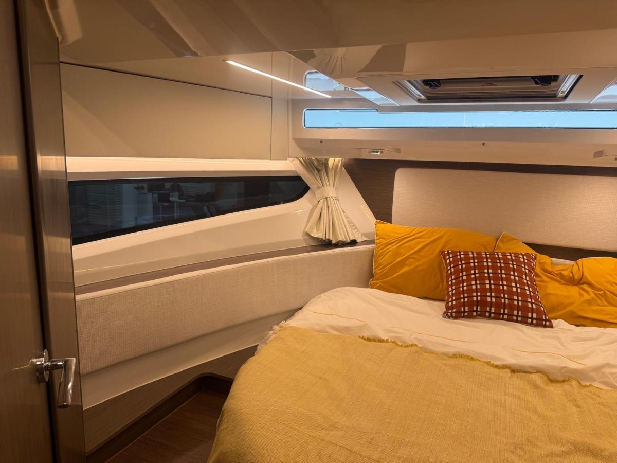 Jeanneau 1095 coupé serie 2