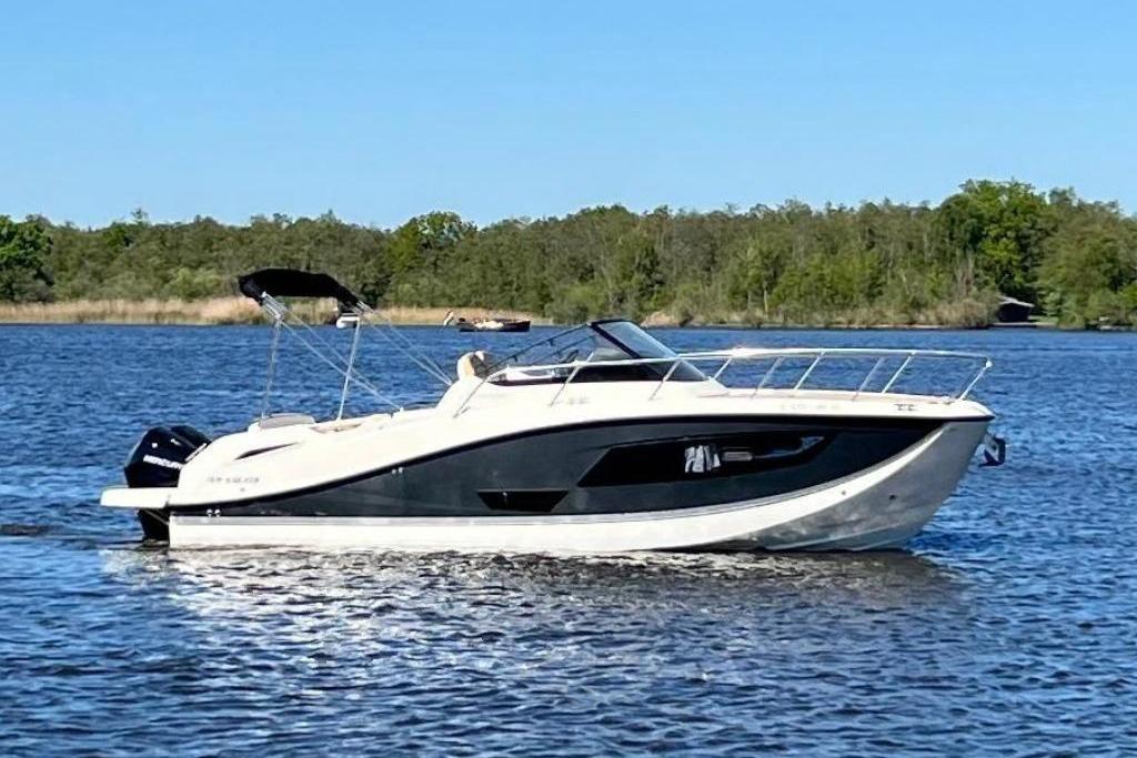 Quicksilver Activ 875 Sundeck hoofdfoto: 1