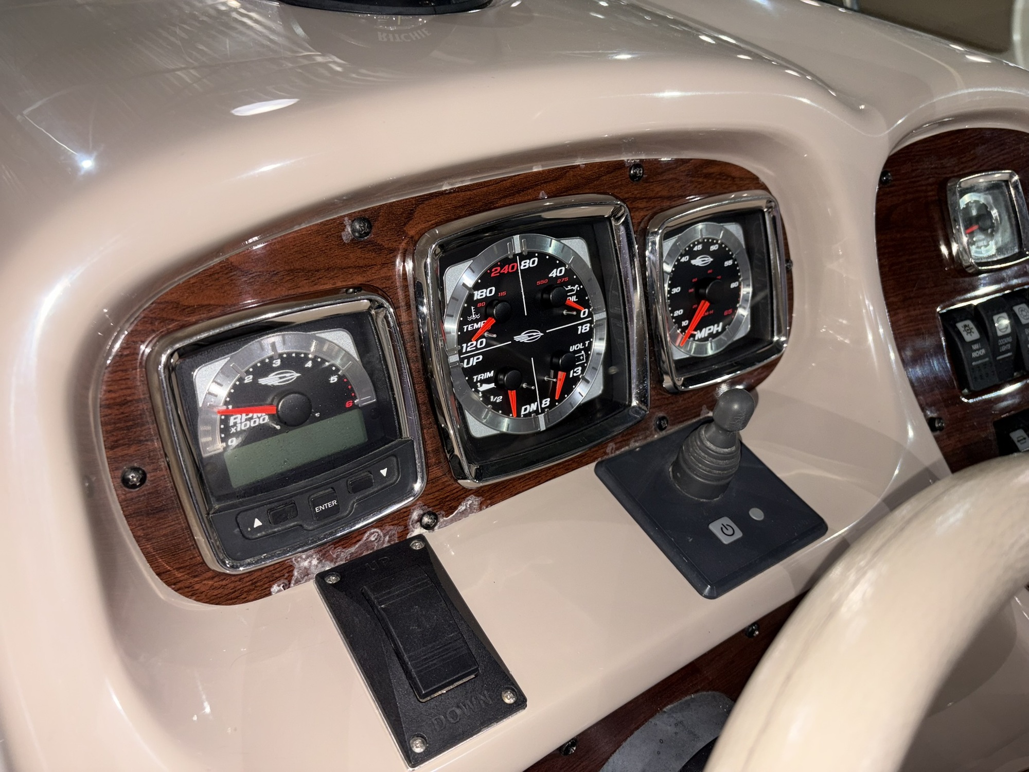 Chaparral 255 SSI met MerCruiser 5.7 L 300 pk