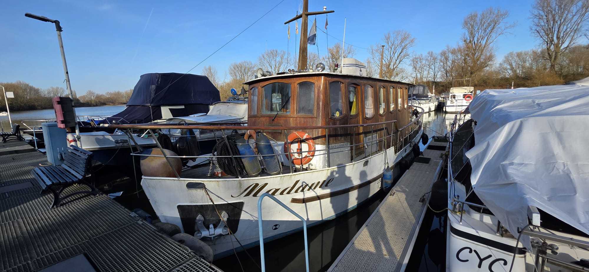 Classic Motor Yacht 14.85