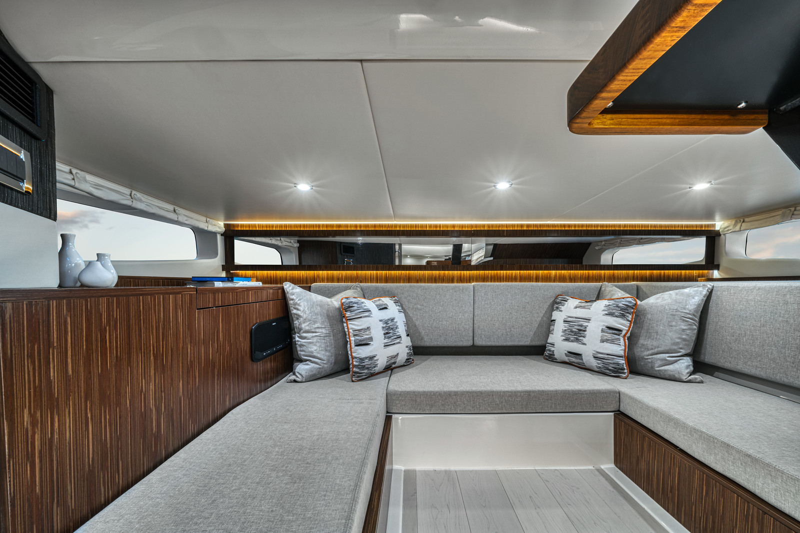 Sea Ray Sundancer 370